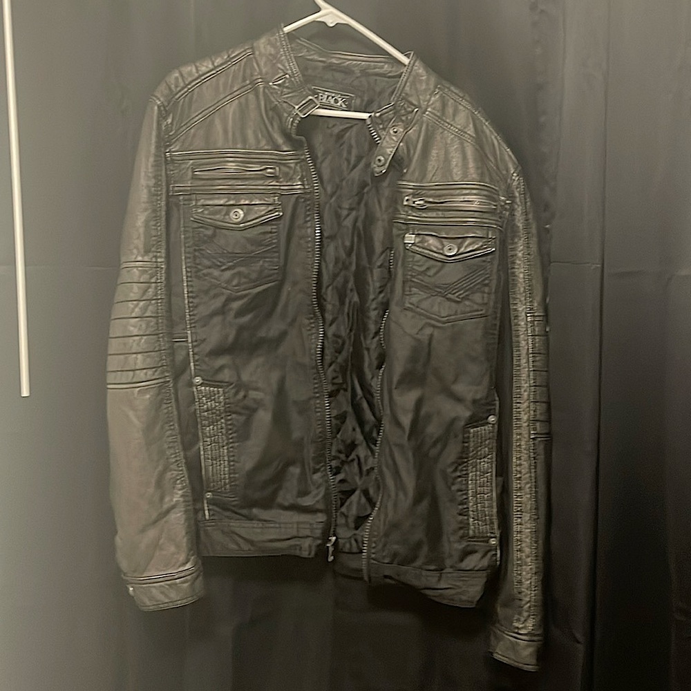 Men’s Buckle Black jacket. Size XL
